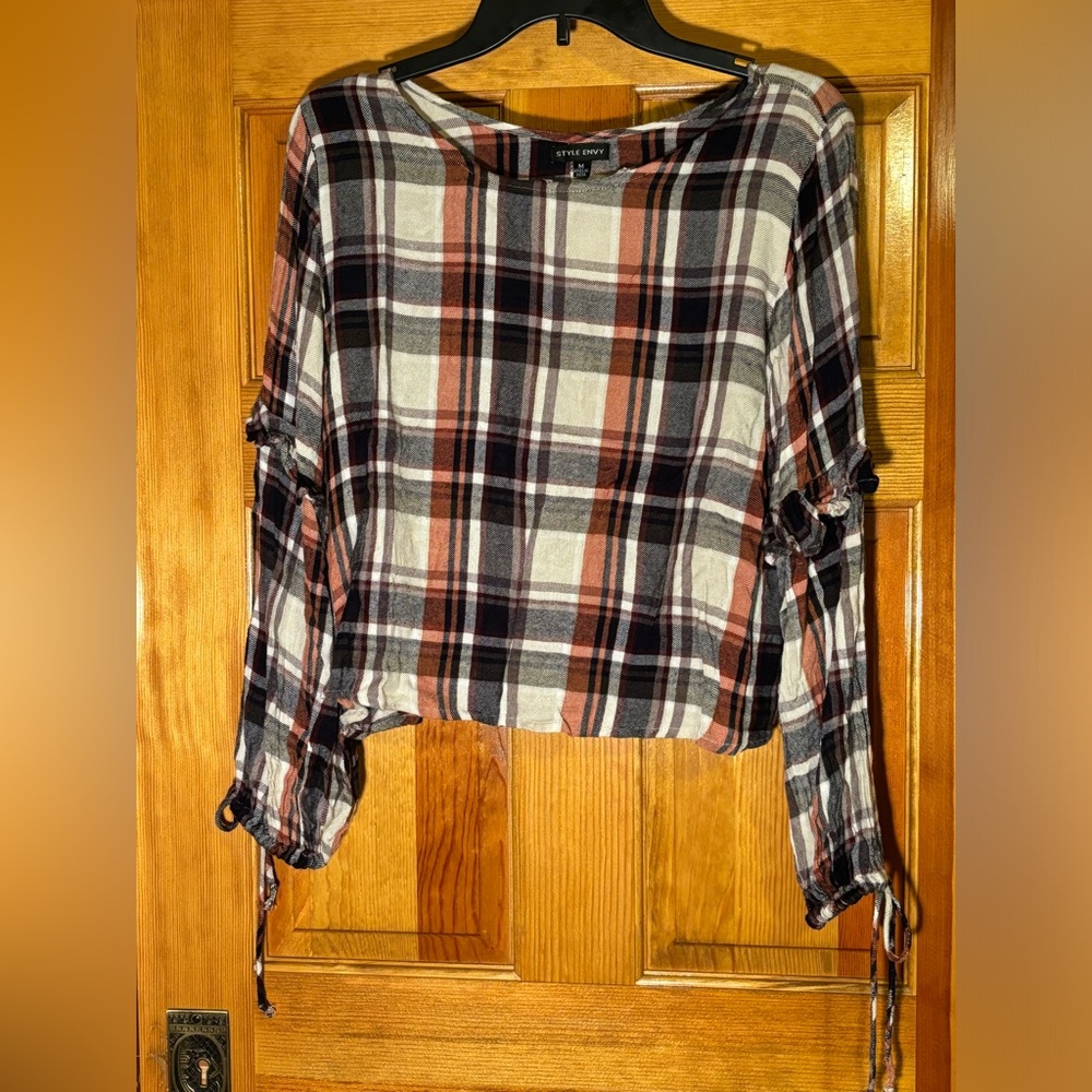 Style Envy size medium plaid burnt orange fall long sleeve puff sleave w ruffle